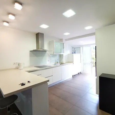 Townhouse Jardines Del Duque 49 דירה